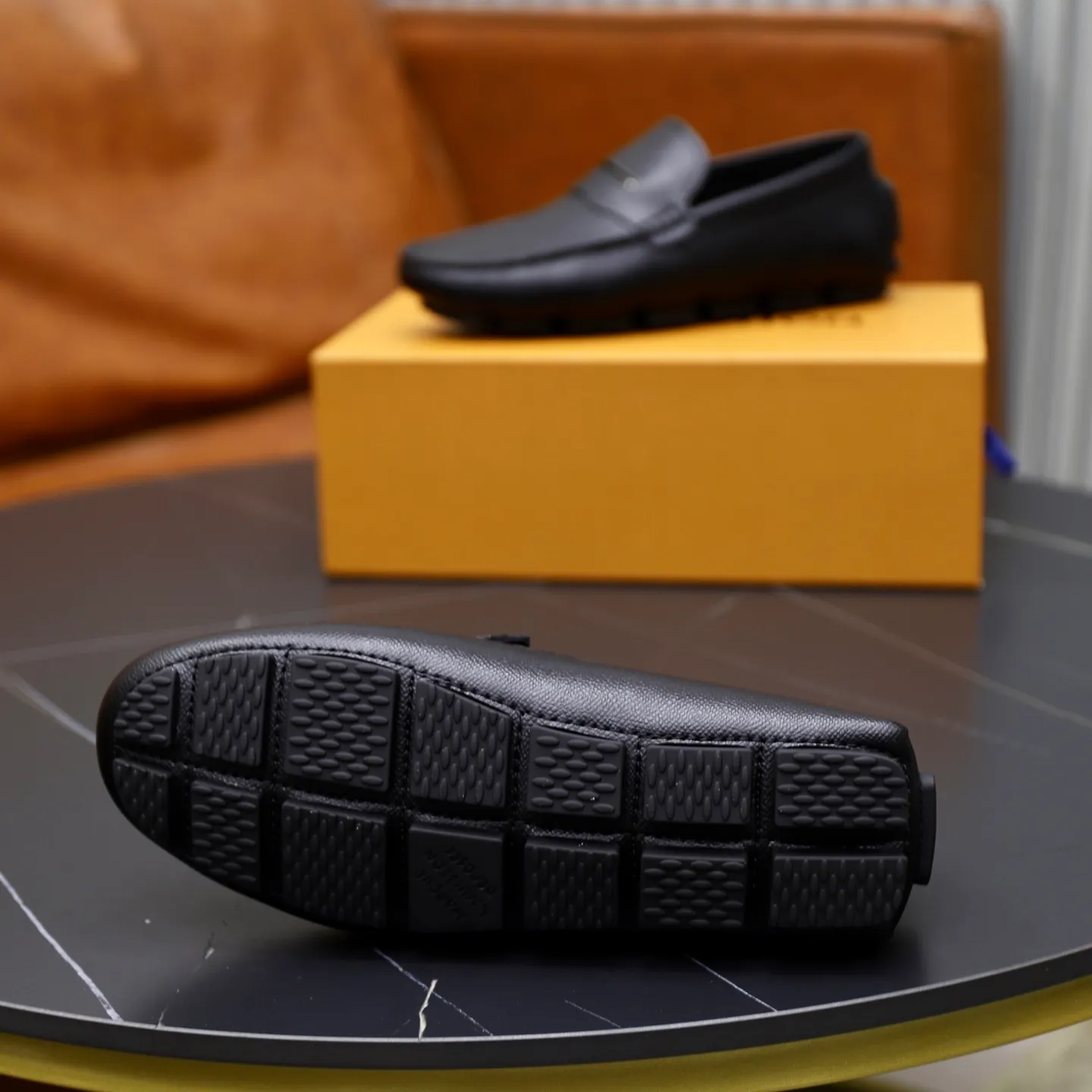 Ex-factory price: 480💰【LV】Louis Vuitton ⚠️High-end men’s driving and pedal series ⚠️38-44 (customized for 45) ⚠️All original cowhide leather! Thick and soft! Made entirely of calfskin lining! Rubber sheet anti-slip beanie sole! Three-dimensional package technology! Fashionable and classic! Handicrafts! Original high quality! Feel free to compare!
